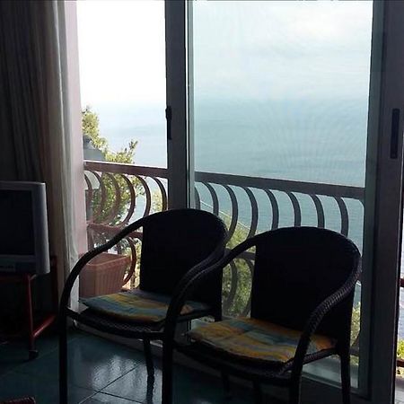 La Pizzerella Di Amalfi Apartment Bagian luar foto