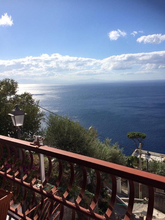 La Pizzerella Di Amalfi Apartment Bagian luar foto